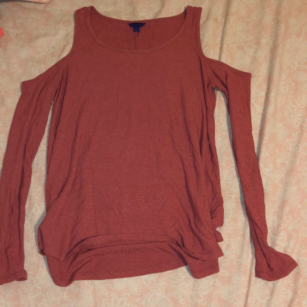 long sleeve cold shoulder shirt